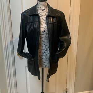 Andrew Marc women’s vintage leather jacket. Size petite medium. Black